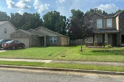 Pre-foreclosure in  Bermuda Lakes Dr Meridianville, AL 35759