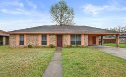 Pre-foreclosure in  Sterling Dr Baton Rouge, LA 70814