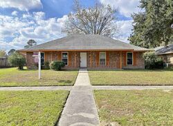 Pre-foreclosure in  Lassen Dr Baton Rouge, LA 70814
