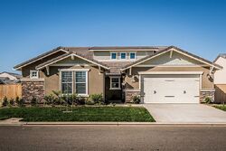Pre-foreclosure in  Trenton Ln Clovis, CA 93619