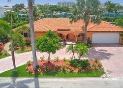 Pre-foreclosure in  Ne 27th Ave Pompano Beach, FL 33064