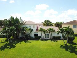 Pre-foreclosure in  Pierside Cir West Palm Beach, FL 33414