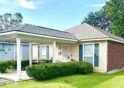Pre-foreclosure in  Fairchild St Baton Rouge, LA 70807