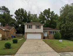 Pre-foreclosure in  Crown Cres Chesapeake, VA 23325