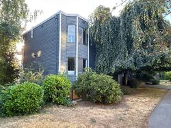 Pre-foreclosure in  YALE AVE E Seattle, WA 98102