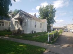 Pre-foreclosure in  Van Buren Ave Saint Paul, MN 55104