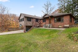 Pre-foreclosure in  Border Dr Fontana, WI 53125