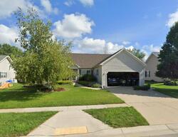 Pre-foreclosure in  E Pinecrest Ln Elkhorn, WI 53121