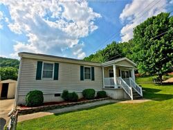  Meadow Ln, Huntington WV