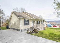  Sandy Cir, La Follette TN