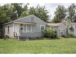 Pre-foreclosure in  E Latimer Pl Tulsa, OK 74115