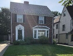 Pre-foreclosure in  Rolliston Rd Cleveland, OH 44120