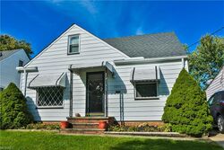 Pre-foreclosure in  Corkhill Rd Maple Heights, OH 44137