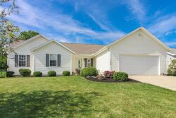 Pre-foreclosure in  Lindaire Ln E Mansfield, OH 44906