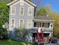 Pre-foreclosure in  2nd Ave Kingston, NY 12401
