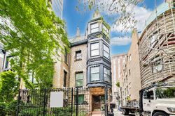 Pre-foreclosure in  N Astor St Chicago, IL 60610