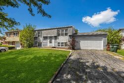 Pre-foreclosure in  DEVON DR Country Club Hills, IL 60478