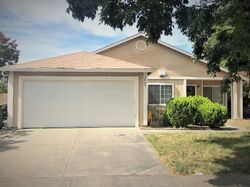 Pre-foreclosure in  ZINFANDEL DR Livingston, CA 95334