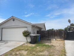 Pre-foreclosure in  Balboa St Selma, CA 93662