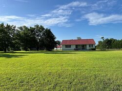  Shaw Mill Rd, Saint Pauls NC