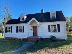 Pre-foreclosure in  Grove Ave Emporia, VA 23847