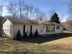  Hilltop Dr, Saltville VA