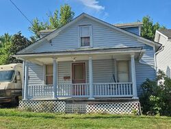 Pre-foreclosure in  Jackson Ave Winchester, VA 22601