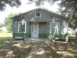 Pre-foreclosure in  Moore Ave Bay City, TX 77414