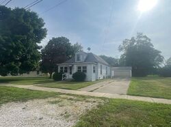 Pre-foreclosure in  N Hoyt St Chillicothe, IL 61523