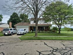 Pre-foreclosure in  Marlpool Dr Saline, MI 48176