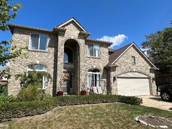 Pre-foreclosure in  Kendyl Ct Macomb, MI 48044