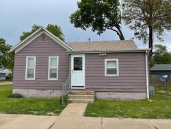 Pre-foreclosure in  N 5th St Salina, KS 67401