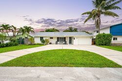 Pre-foreclosure in  Se 8th Ave Deerfield Beach, FL 33441