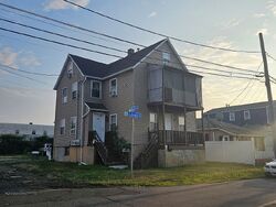 Pre-foreclosure in  ADAMS ST Bridgeport, CT 06607
