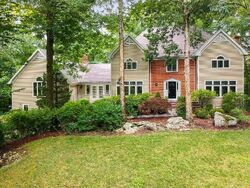 Pre-foreclosure in  Thayer Pond Rd Wilton, CT 06897