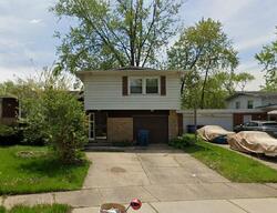 Pre-foreclosure in  Pleasant Dr Chicago Heights, IL 60411