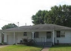 Pre-foreclosure in  Mildred Ave Wood River, IL 62095