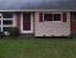 Pre-foreclosure in  Sheryl Dr Waterford, MI 48328