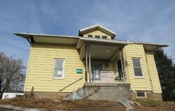  Pitt St, Jennerstown PA