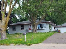  Mcknight Rd N, Saint Paul MN