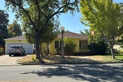 Pre-foreclosure in  W Pine St Lodi, CA 95240