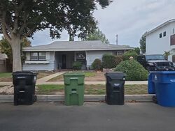 Pre-foreclosure in  Swinton Ave North Hills, CA 91343