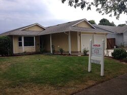 Pre-foreclosure in  Camellia St Springfield, OR 97478