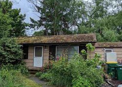 Pre-foreclosure in  SW 79th Ave Portland, OR 97223