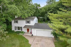 Pre-foreclosure in  Mount Mary Dr Green Bay, WI 54311