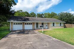 Pre-foreclosure in  CEDAR ST Santa Fe, TX 77517