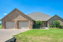Pre-foreclosure in  Rolling Mdws Tuttle, OK 73089
