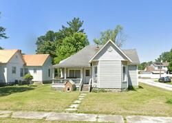 Pre-foreclosure in  N Monroe St Litchfield, IL 62056