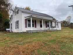Pre-foreclosure in  Wisdom Dock Rd Albany, KY 42602