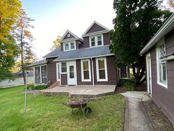 Pre-foreclosure in  S Harding St Kirkwood, IL 61447